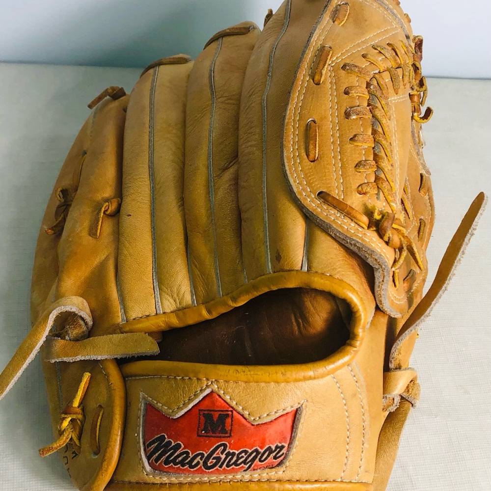 Vintage Rod Carew MacGregor Baseball Glove  mitts Flex-pad Adjustable Wrist